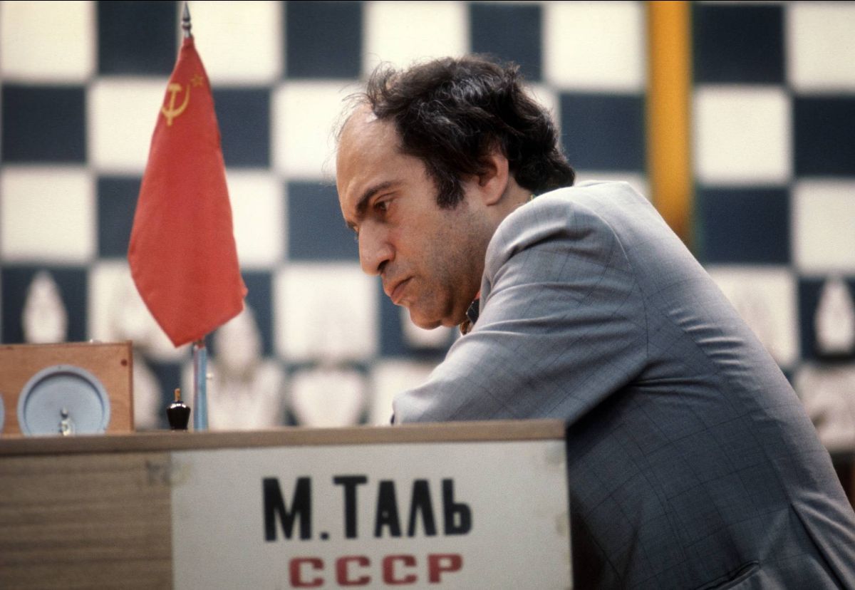 Der achte Schachweltmeister, Mikhail Tal , wurde an diesem Tag im Jahr 1936...