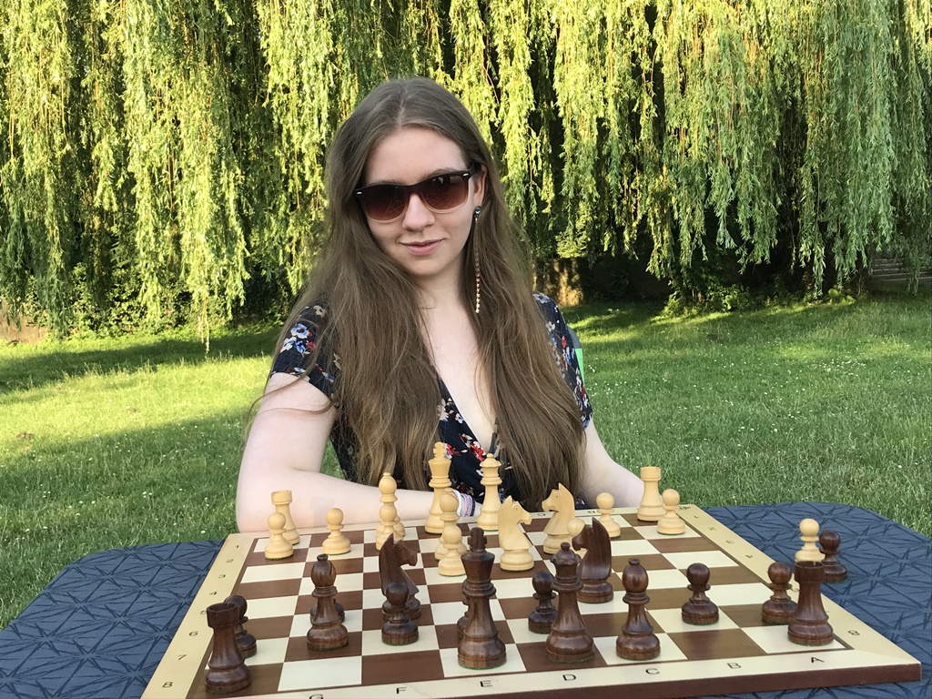 Schach-WM LIVE mit FM Lara Schulze und